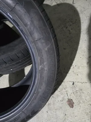 Neumáticos 235/50R18 97W casi nuevos y 255/45r18