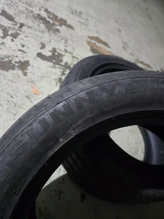Neumáticos 235/50R18 97W casi nuevos y 255/45r18