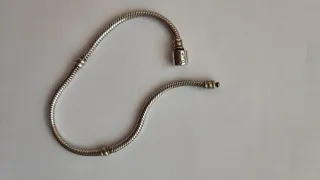 Pulsera Pandora Plata 20cm. Plata. Cierre barril.