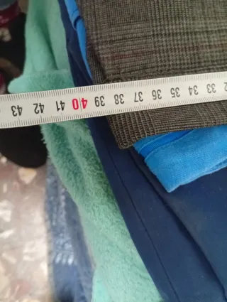 Pantalones de pinzas Talla L/40. Precio todos.3'5