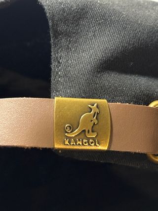 Gorra Kangol Negra Unisex Ajustable