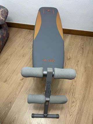 Banco de ejercicios multiusos muy serca del metro