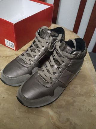 Botín Xti Mujer Color Topo Talla 39