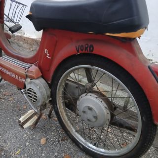 Vespino GL Roja matriculada