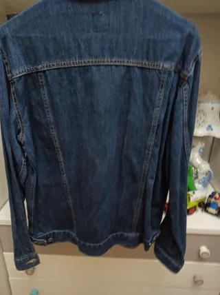 Chaqueta de Levis azul en primeras condiciones nue