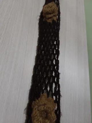 Bufanda tejida con flores