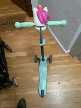 Patinete Globber con cabeza de Unicornio Infantil