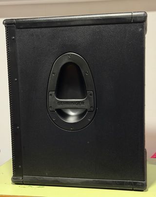 Subwoofer Behringer B1500D Pro Activo Negro
