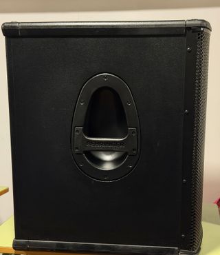 Subwoofer Behringer B1500D Pro Activo Negro