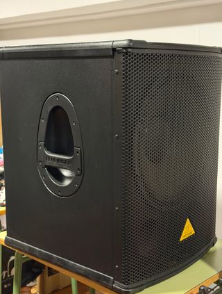 Subwoofer Behringer B1500D Pro Activo Negro