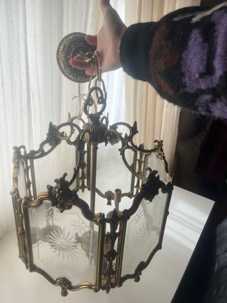 Lámpara de techo dorada con cristal tallado