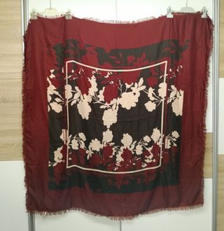 Pañuelo Dayaday Cuadrado Estampado Floral Burdeos