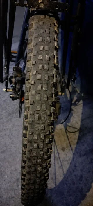 Bicicleta GT Avalanche Negra marca Shimano