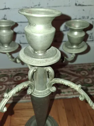 Pareja Candelabros Antiguos Metálicos