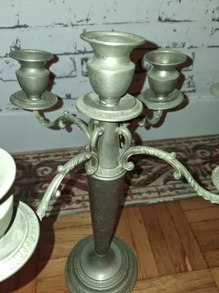 Pareja Candelabros Antiguos Metálicos