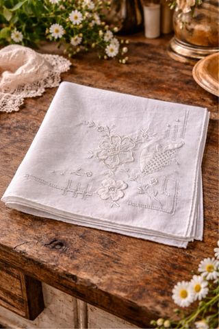 Pañuelo antiguo bordado francés