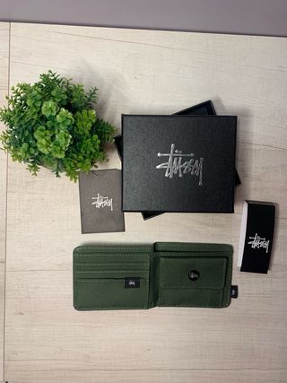 Cartera Stüssy Verde y Negra