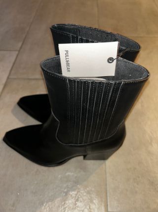 Stivaletti neri PULL&BEAR nuovi