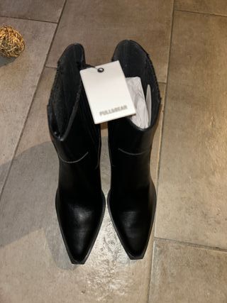 Stivaletti neri PULL&BEAR nuovi