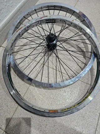 Rueda delantera odyssey Hazard con buje vandero2