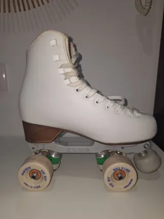 Patines de 4 ruedas blancos