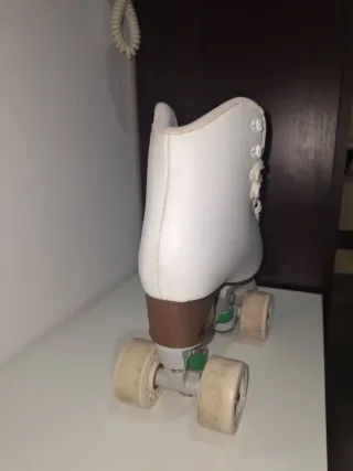 Patines de 4 ruedas blancos