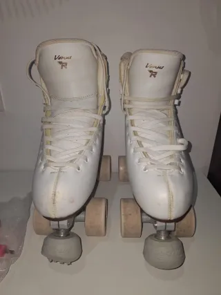 Patines de 4 ruedas blancos