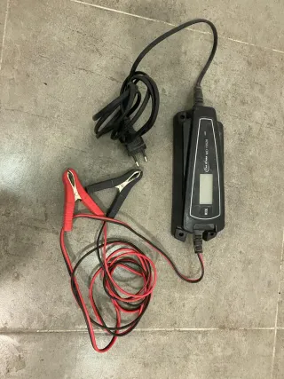 Cargador Batería Coche Car Xtras 12V