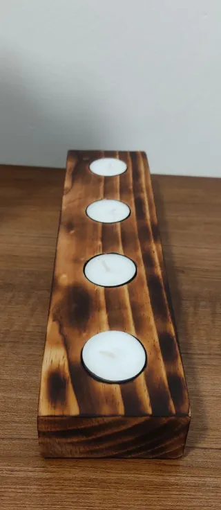 Suporte de velas em madeira