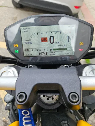 ​Ducati Monster 821 (2018) Amarillo Giallo