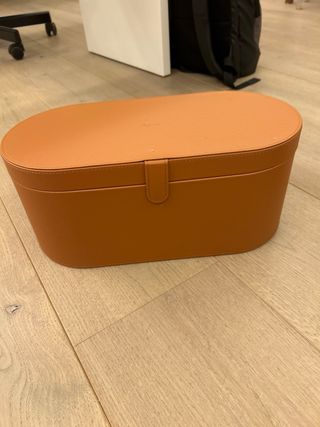 Caja de almacenamiento Dyson Marrón
