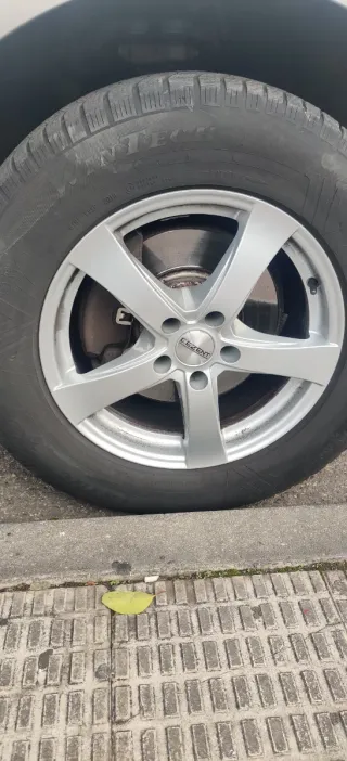 Llantas de aleación plateadas