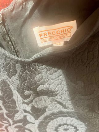 Vestido negro con forro y con estampado floral