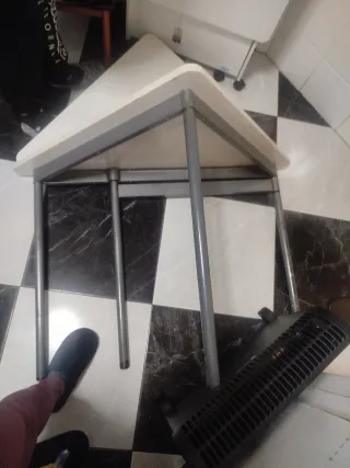 Mesa triangular plegable a cuadrado de cocina