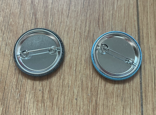 Pack Chapas y Pegatinas Movistar Riders Oficiales