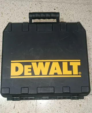 Taladro Pladur DEWALT con maletín y cargador
