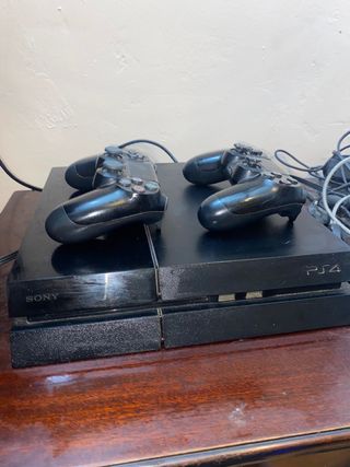 PS4 + 2 mandos + 6 juegos