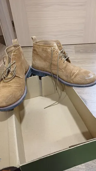 Botas de hombre color beig serraje