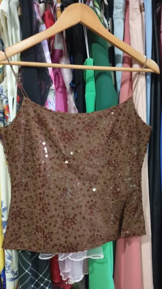 Top lentejuelas marrón