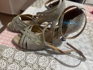 Zapatos de baile latino brillantes