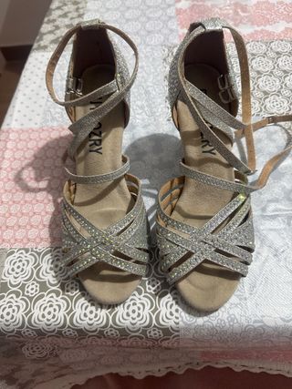 Zapatos de baile latino brillantes