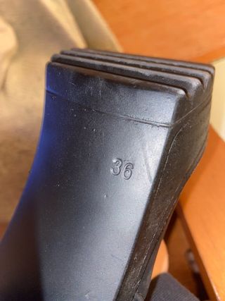 Botines Xti negros con plataforma