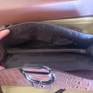 Bolso efecto cocodrilo marrón