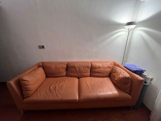 Sofá de piel marrón Ikea Stockholm