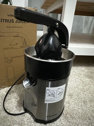 Exprimidor Eléctrico Vinato Naranjas 85W