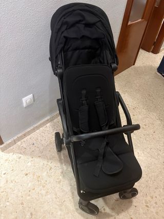 Sillita de paseo Kikkaboo Negra