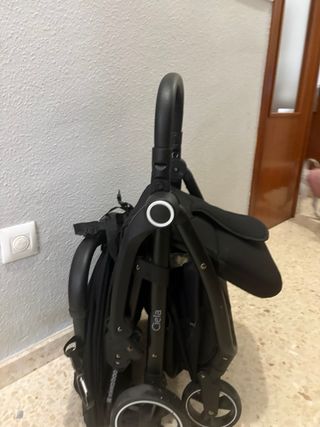 Sillita de paseo Kikkaboo Negra