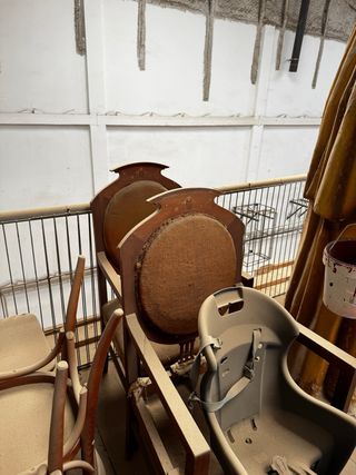 Sillas antiguas de todos los tipos y fotmas