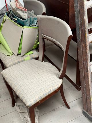 Sillas antiguas de todos los tipos y fotmas
