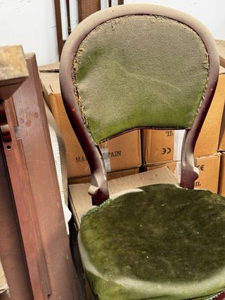 Sillas antiguas de todos los tipos y fotmas